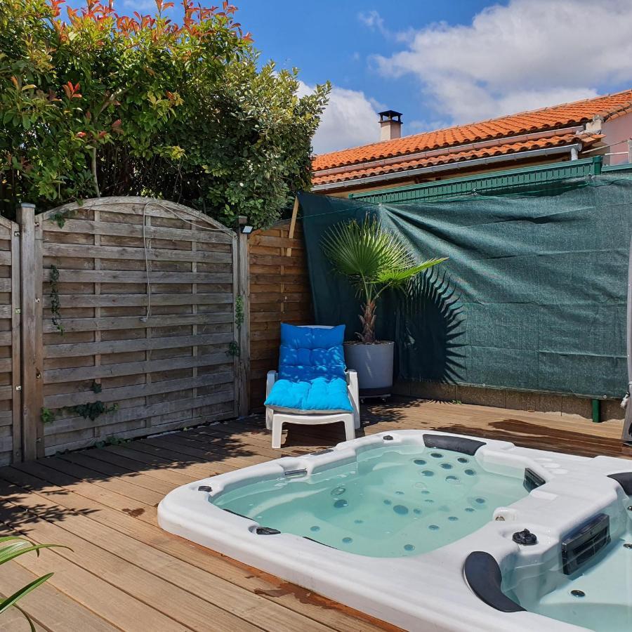 Le Petit Manoir Panzió Vaux-sur-Mer Kültér fotó